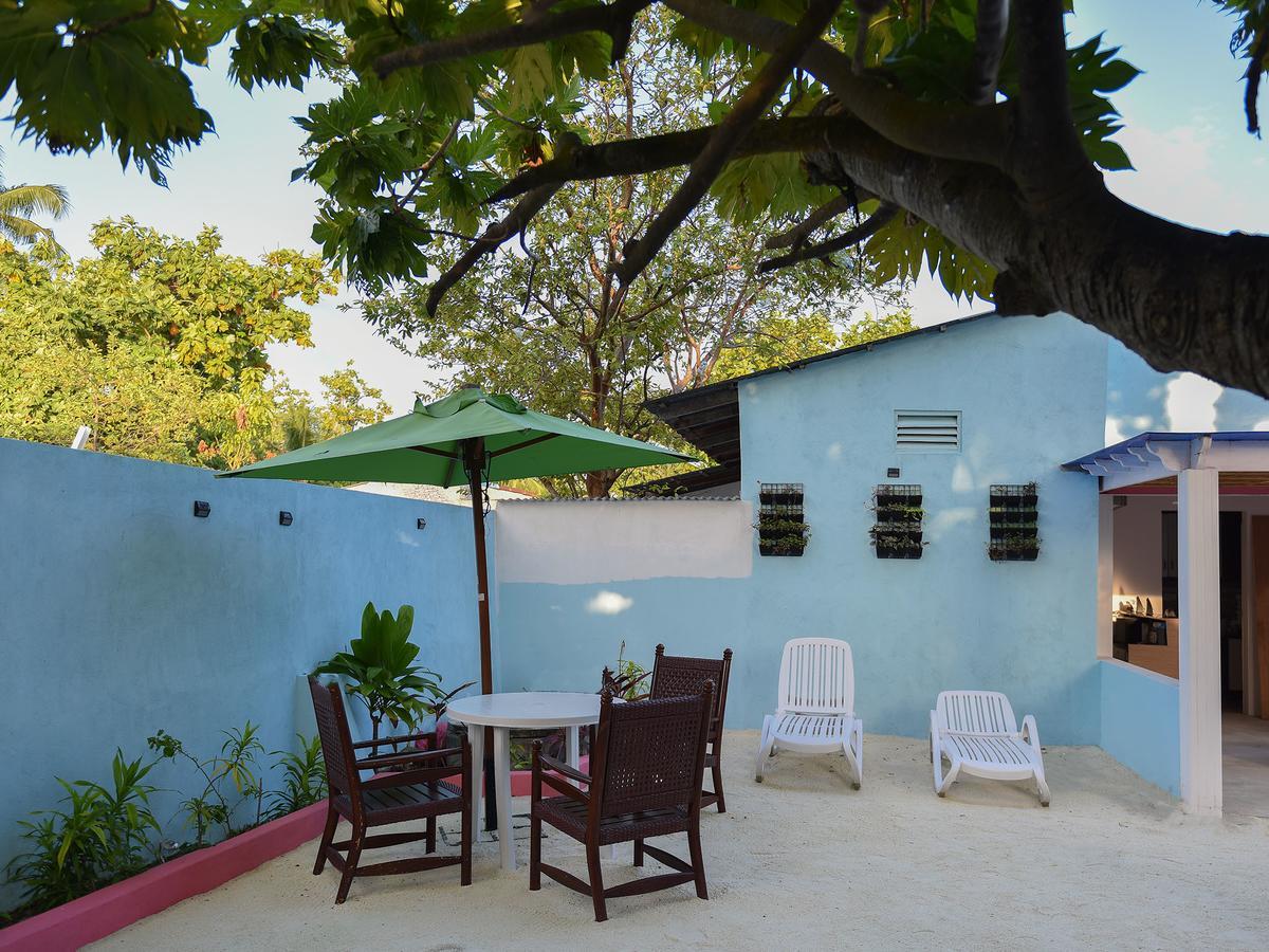 Hotel Surfretreat Bodufolhudhoo Exterior foto