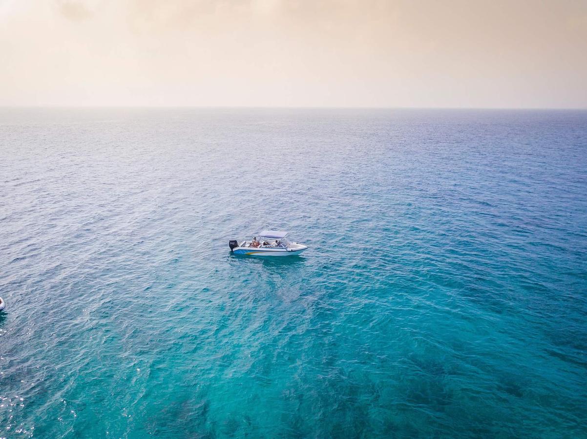 Hotel Surfretreat Bodufolhudhoo Exterior foto